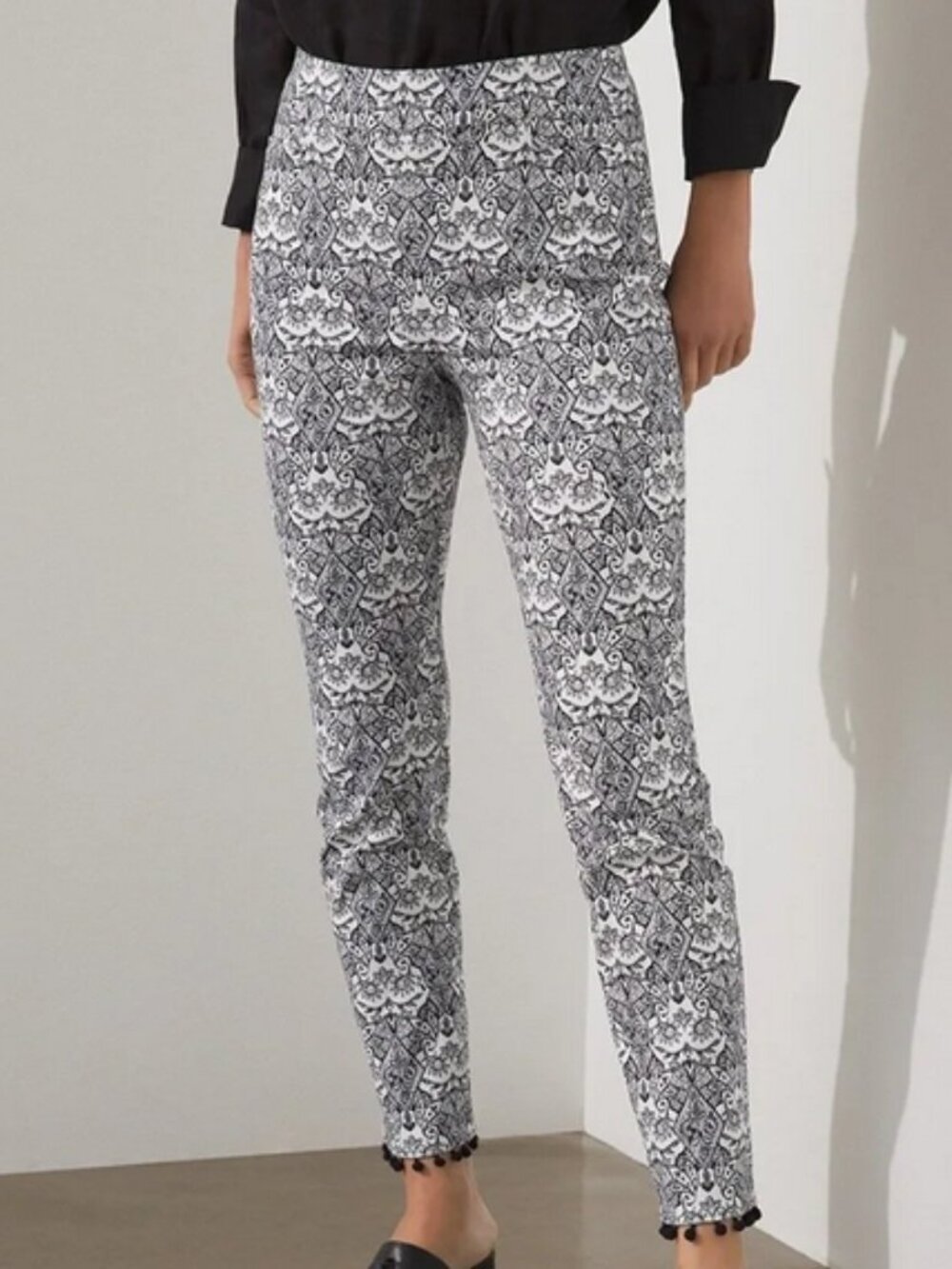Chico's Black White Diamond Paisley Brigitte Pants size 1